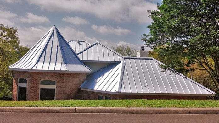 Pixabay_MetalRoofing_Feb19_2026 A metal roof.